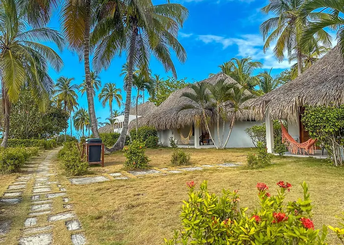 Huku Beach Hostel Palomino